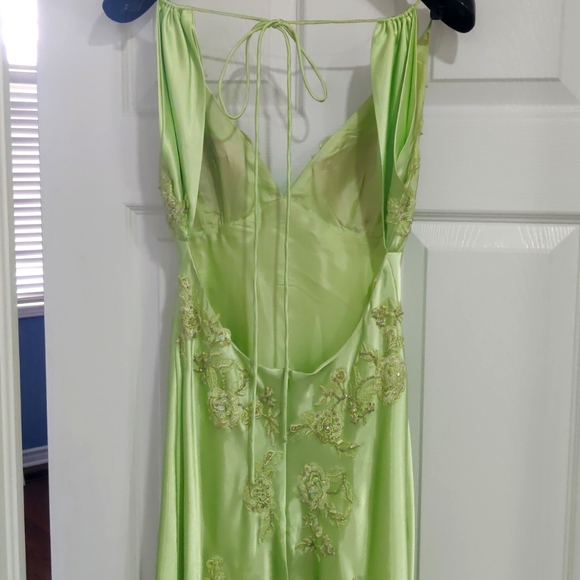 Long gown dress - Picture 5 of 6